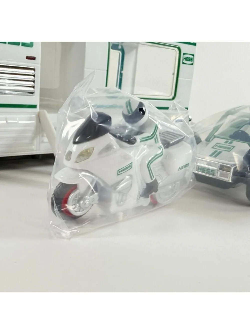 Hess 2018 Toy Truck RV With ATV & Motorbike White/Green